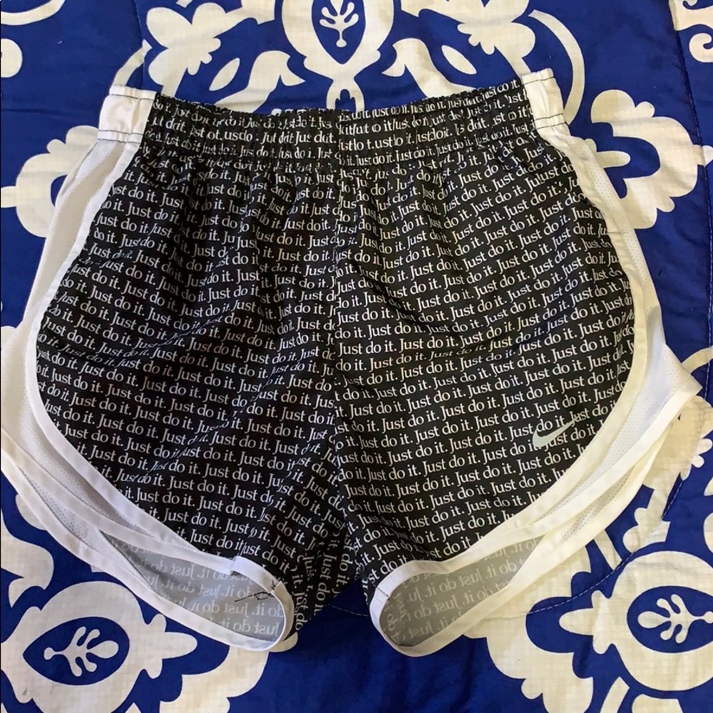 black and white nike shorts
